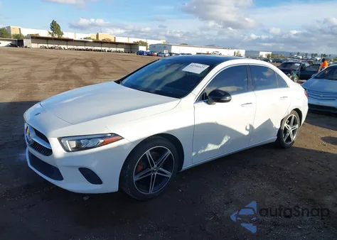 2019 Mercedes-Benz A 220 4Matic z USA, uszkodzony, nr VIN WDD3G4FB5KW019271